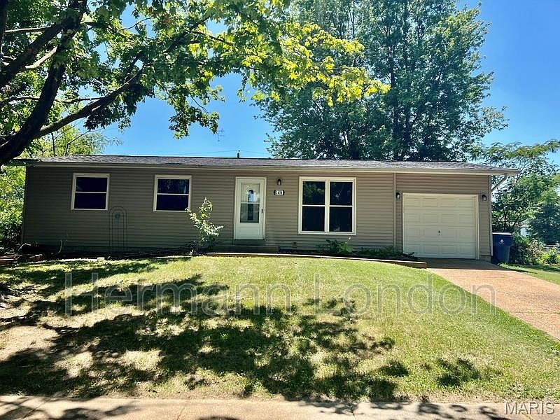 1st image of 2478 Carousel Ct