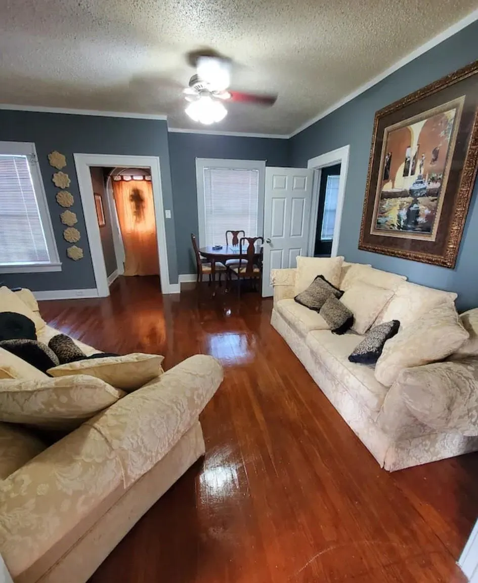 3 bed, 1.0 bath, 1775 sqft, $2,800 — Photo 3