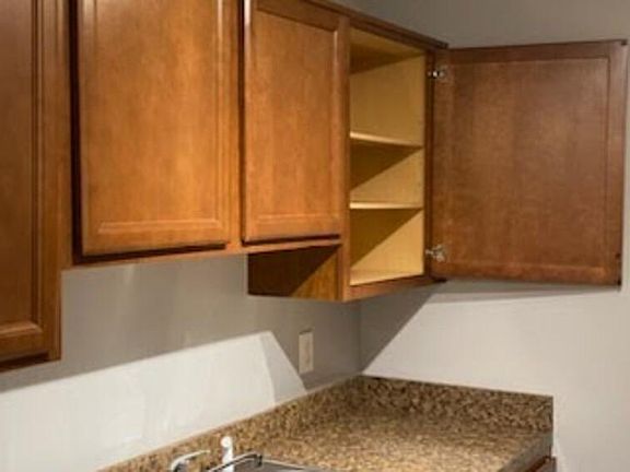 4th image of 1349 Devonport Dr #1B-1Ba-659Sqft