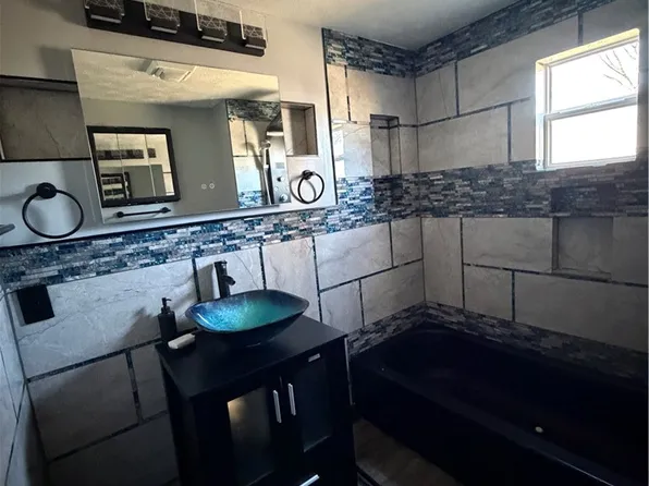 1990 W Cushing St, Decatur, IL 62526