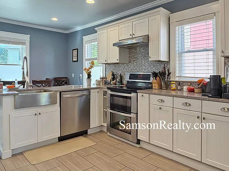 129 Abbott St #1 — Photo 4