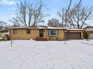 1829 Nash Dr, Saint Joseph, MI 49085