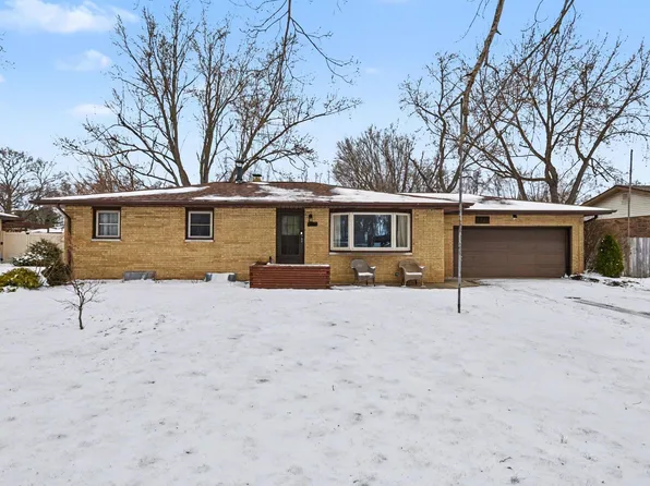 1829 Nash Dr, Saint Joseph, MI 49085