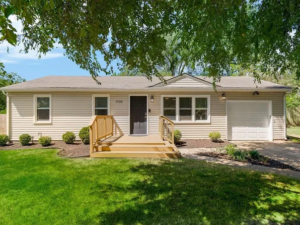 17226 Chula Vista Dr, Belton, MO 64012