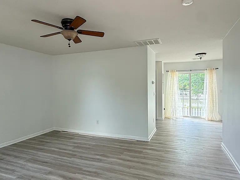 4400 Betty Ln — Photo 7