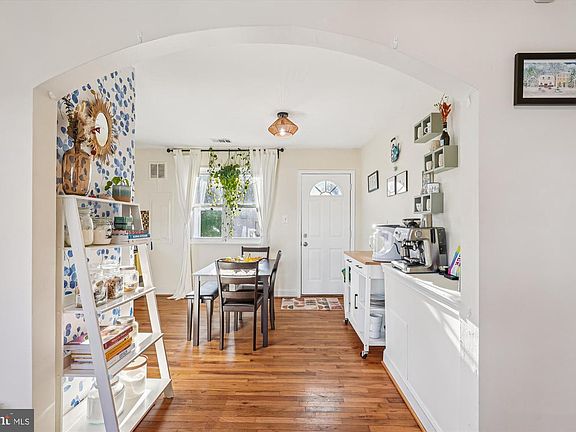 3rd image of 11814 College View Dr