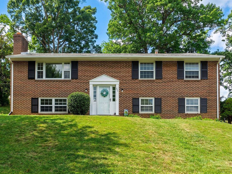 1st image of 906 Ridgecrest Cres