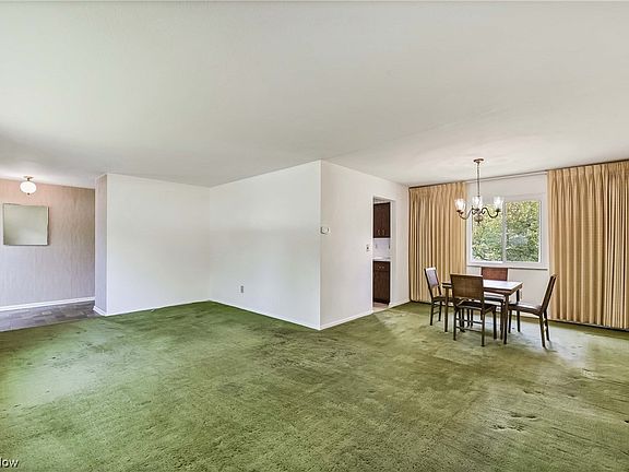 4th image of 29539 Huntington Dr