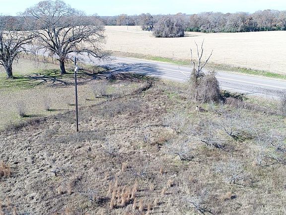 3rd image of 1427 E Us Highway 79
