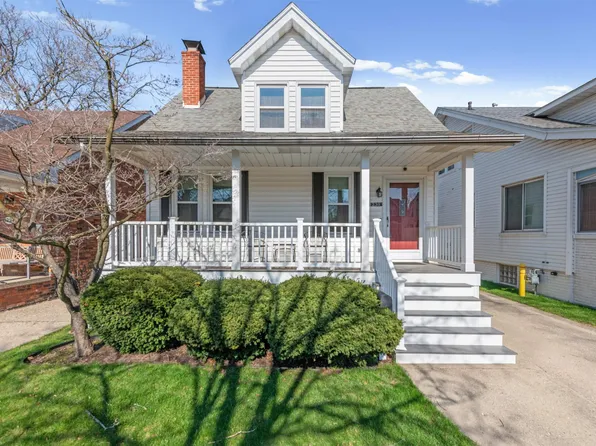 1330 Beaconsfield Ave, Grosse Pointe Park, MI 48230