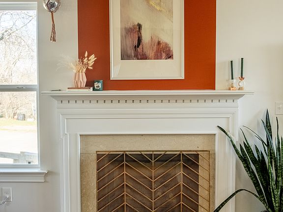 3rd image of 1702B Sherwood Ln