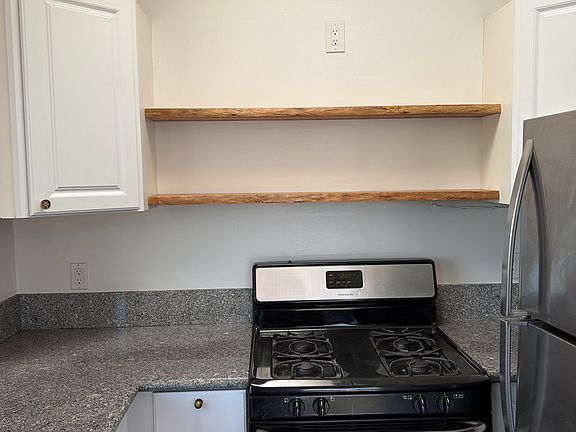 4th image of 8401 Sunrise Ave