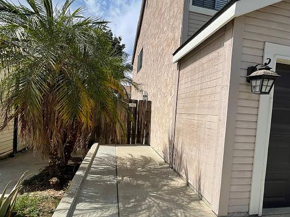 4th image of 687 N Milner St