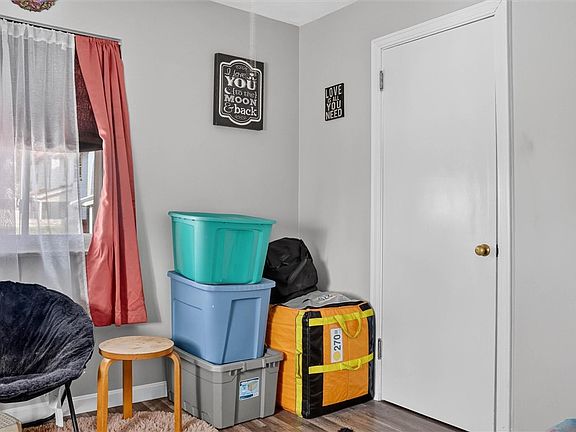 5th image of 1615 Sumac St