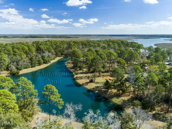 425 Distant Island Dr, Ladys Island, SC 29907