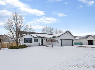 1686 Mayflower Dr SW, Wyoming, MI 49519