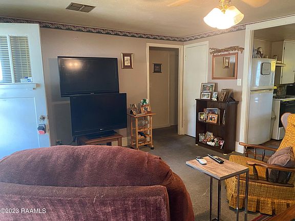 5th image of 310 Thelma Dr