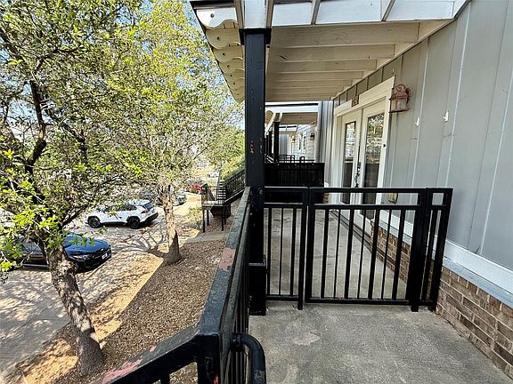 5th image of 1725 Harvey Mitchell Pkwy S APT 1925