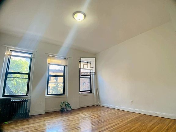 2nd image of 487 Saint Johns Pl #B2
