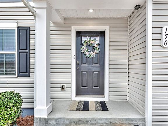 2nd image of 150 Queens Mill Ct