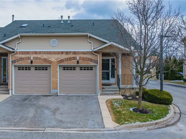 53 Bunting Rd #3, Saint Catharines, ON L2P 3Y6