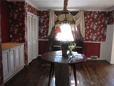 2nd image of 411 Charles Ave