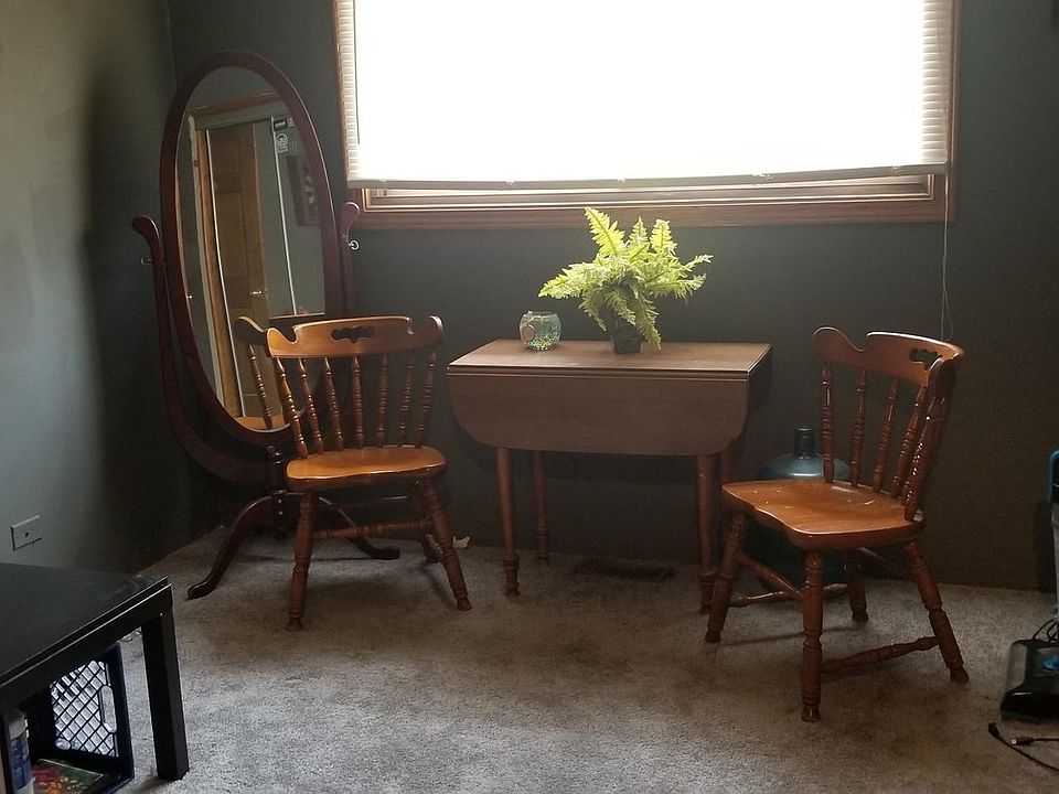 2nd image of 409 Oak Ave