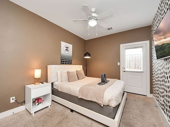 5th image of 3644-B Griggs Rd #Id1047940p