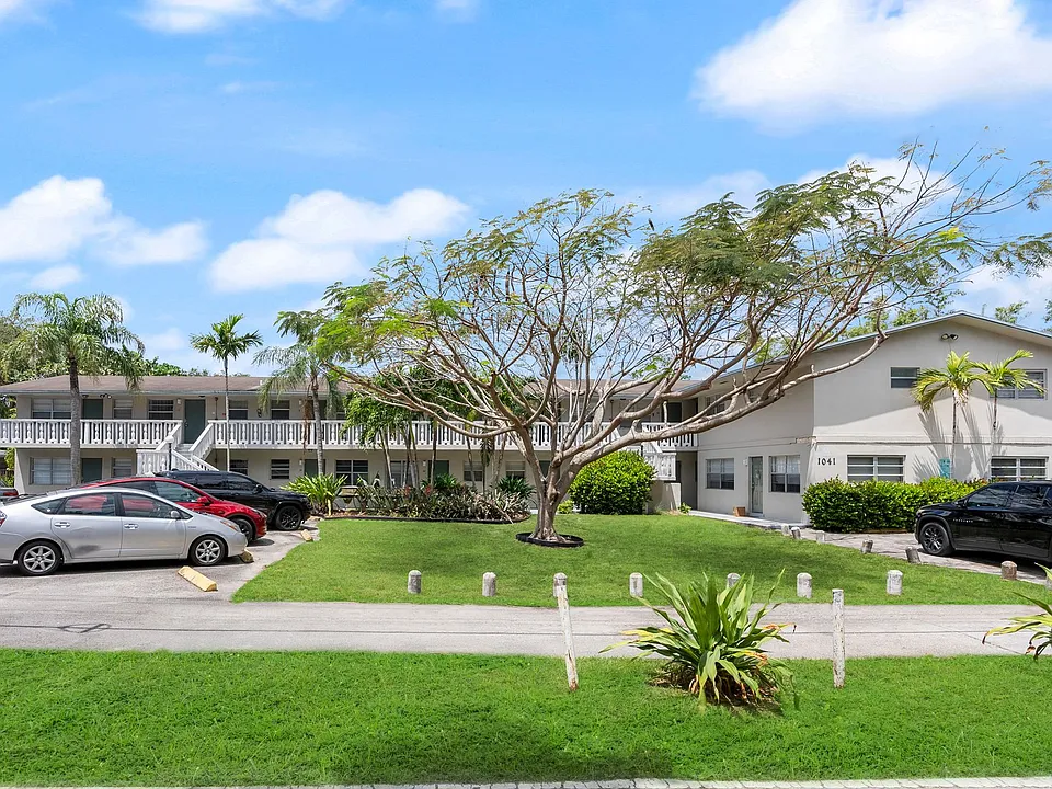 1041 SW 15th Ave
