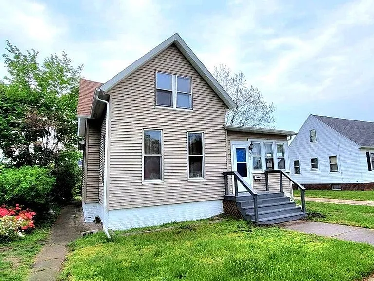 506 Dupage St — Photo 1