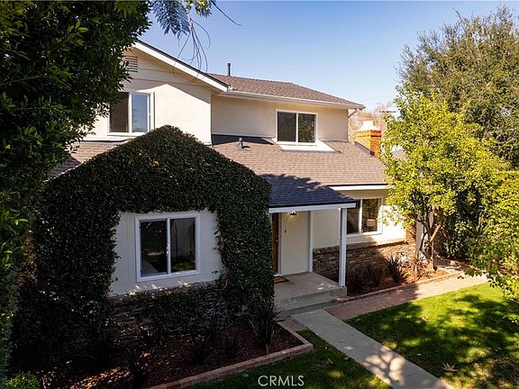 4th image of 1305 W Riverside Dr