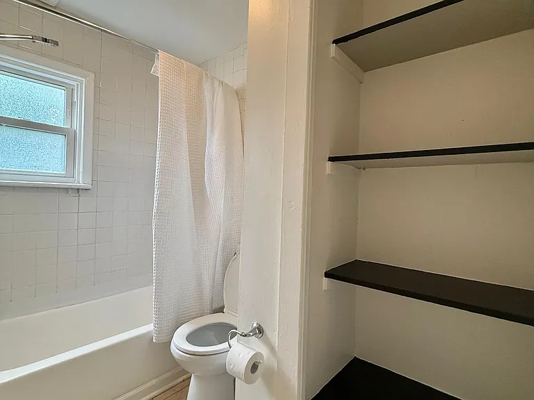 1872 W 44th St #2 — Photo 16