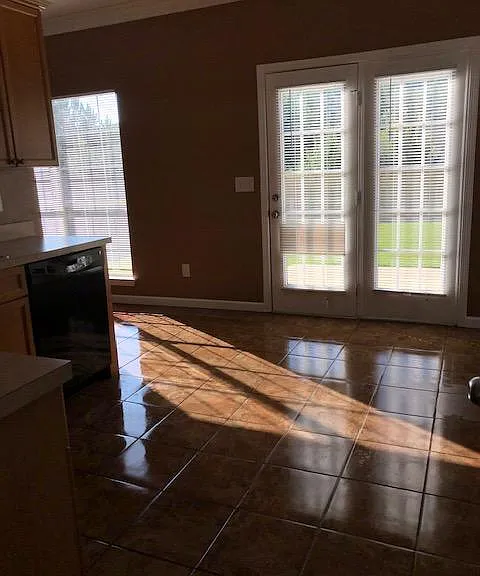 2447 Forest Lakes Ln — Photo 2
