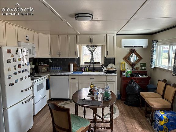 2nd image of 53 Iris Rd