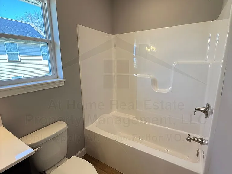 2620 N Bluff St #101 — Photo 23
