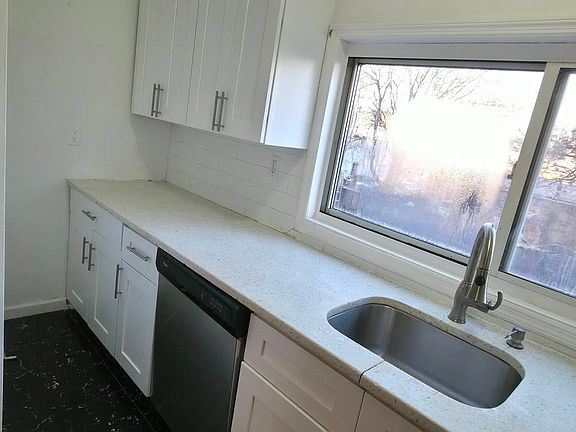 3rd image of 10631 156th St #2R