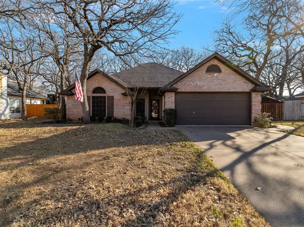 705 Parkridge Blvd, Burleson, TX 76028