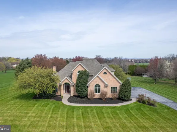 8 Rockwell Ct, Carlisle, PA 17015
