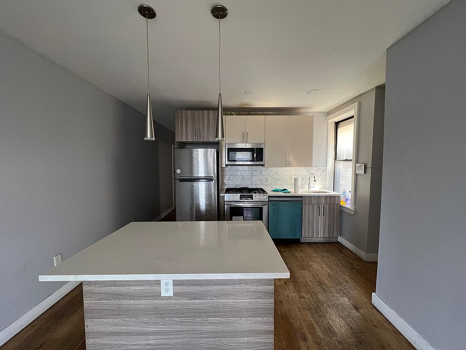1st image of 84 Romaine Ave APT 5