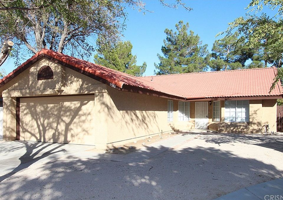 1st image of 1506 W Avenue H15