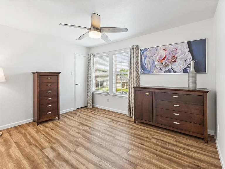 1653 Knight Trl — Photo 33