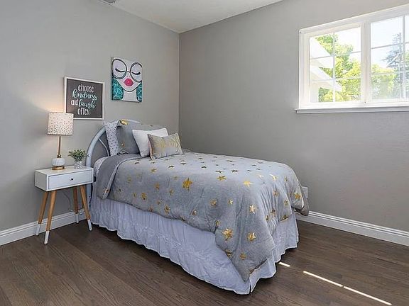5th image of 714 Crane Ave