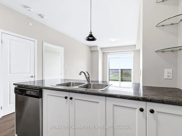 450 Dundas St E #1113 — Photo 22