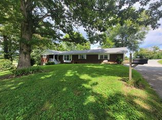 929 Island Ford Rd, Jacksboro, TN 37757