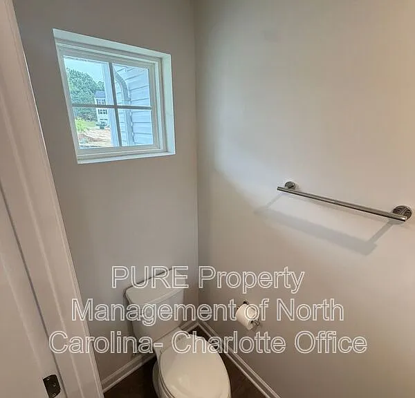5945 Granbury Dr — Photo 16
