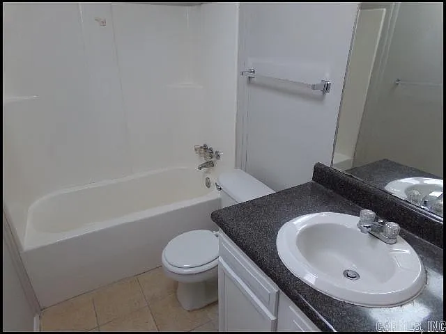 3915 Saint James Ct — Photo 9