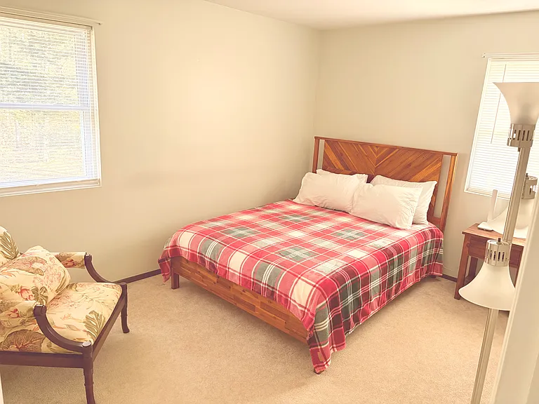 BR#3 Queen bed, closet