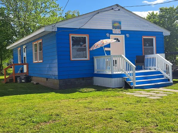 514 Washington Ave, Cape Charles, VA 23310