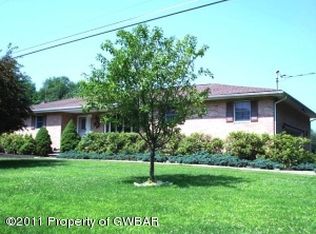 2814 Rock Rd, Clarks Summit, PA 18411