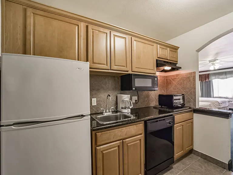 1025 Swanson St — Photo 8